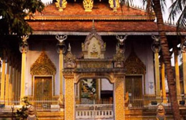 Wat Pee Pahd - Battambang